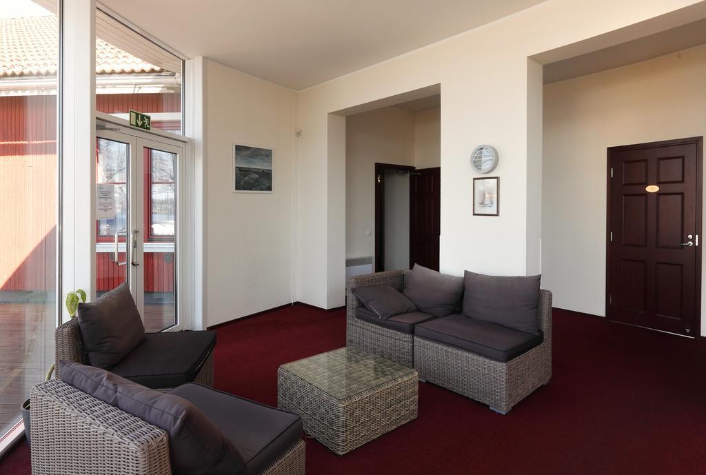 Paernu Jahtklubi Kuelalistemaja Hotel Bagian luar foto