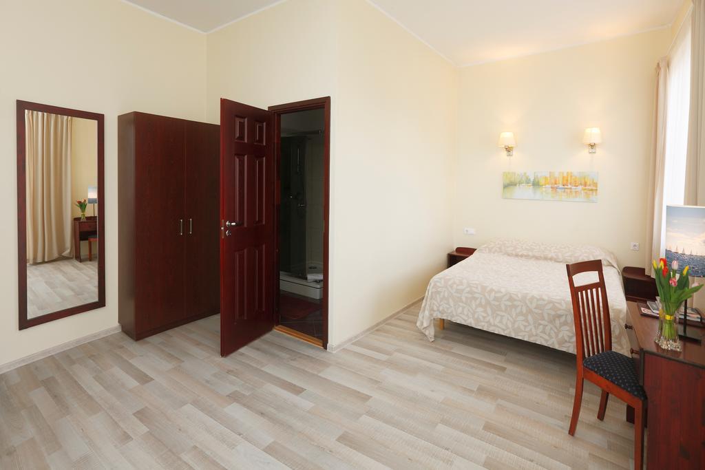 Paernu Jahtklubi Kuelalistemaja Hotel Bagian luar foto